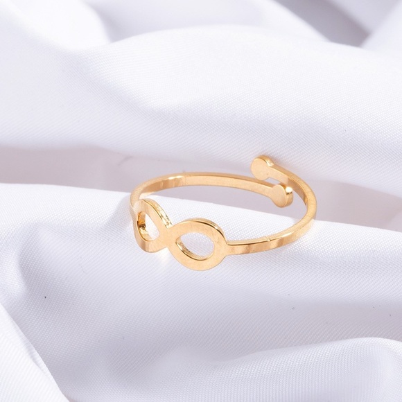 New  Gold Stainless Steel Adjustable Infinity Ring - Picture 1 of 3